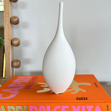 Jarron blanco mediano ovalado boquilla dlgada ceramica 8cm* 8cm* 25cm