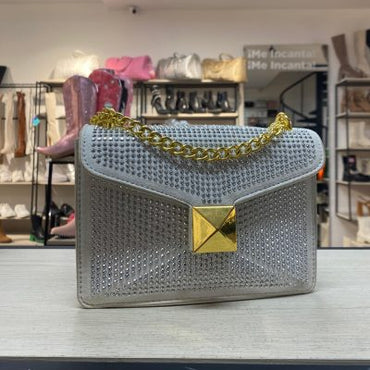 Bolso blanco apliques plateados detalle cadena dorada 20cm* 17cm* 5cm 3038# C-B