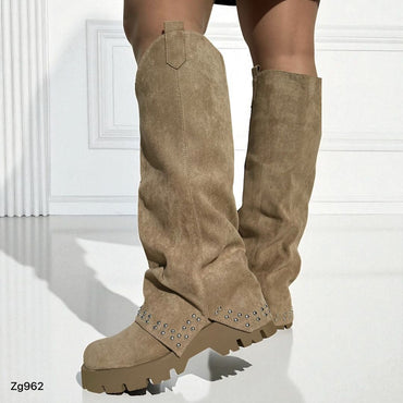Bota caña alta beige doblez apliques plateado suela 5cm A9992 C-32
