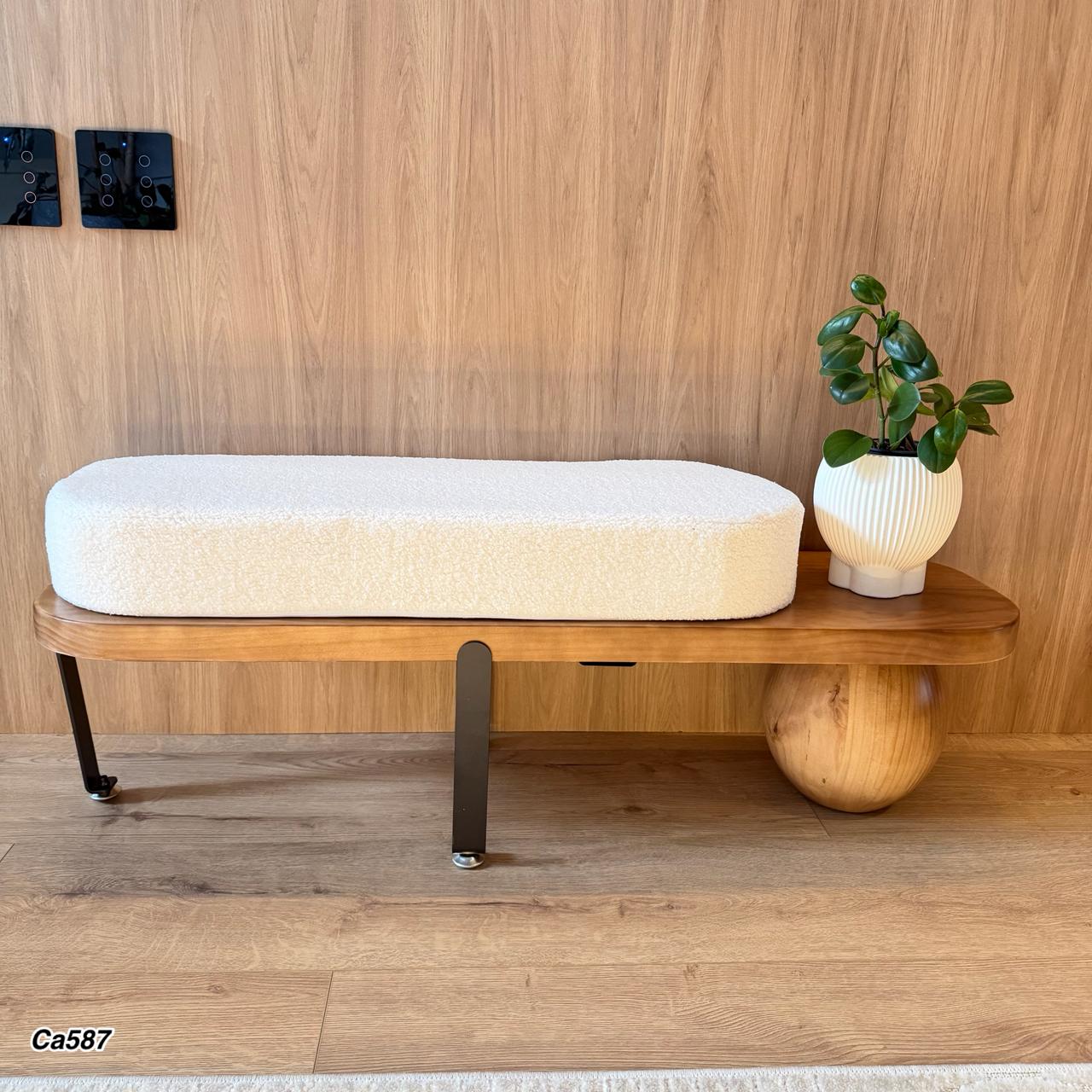 Banca color madera cojin blanco 120cm* 35cm* 45cm