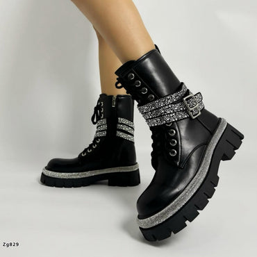 Bota negro apliques plateados detalle correas suela 3cm 162KSL C-1