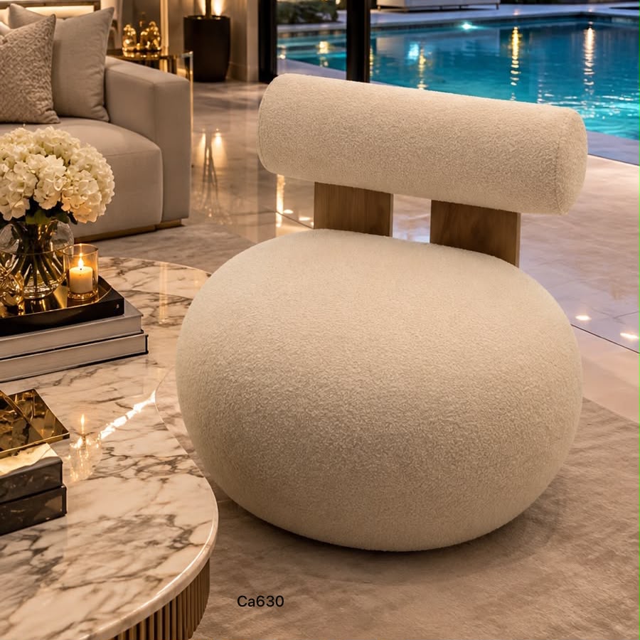 Silla blanca tela boucle base madera 76cm* 84cm* 68cm
