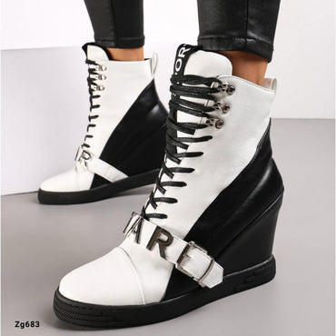Botin blanco - negro detalles letras plateado tacon interno 10cm NS375P C-77