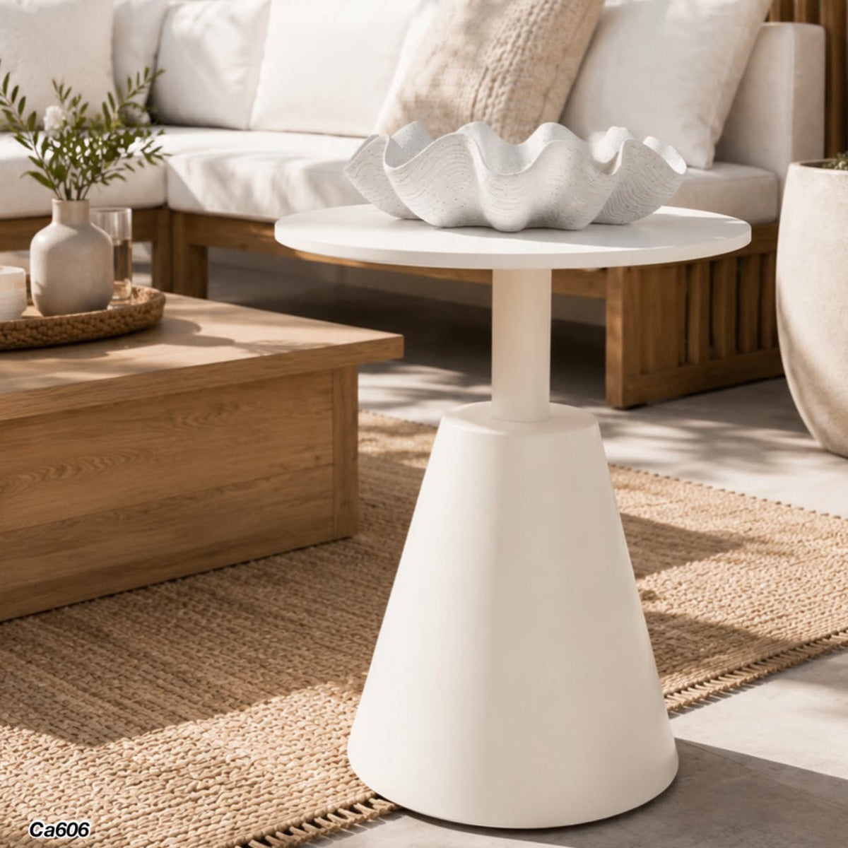 Mesa auxiliar beige aluminio base cono 52cm* 52cm* 58cm