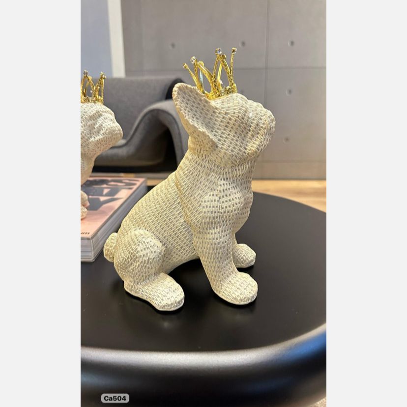 Articulo decorativo perro bull dog sentado textura blanco corona dorado 17cm* 12cm* 20cm
