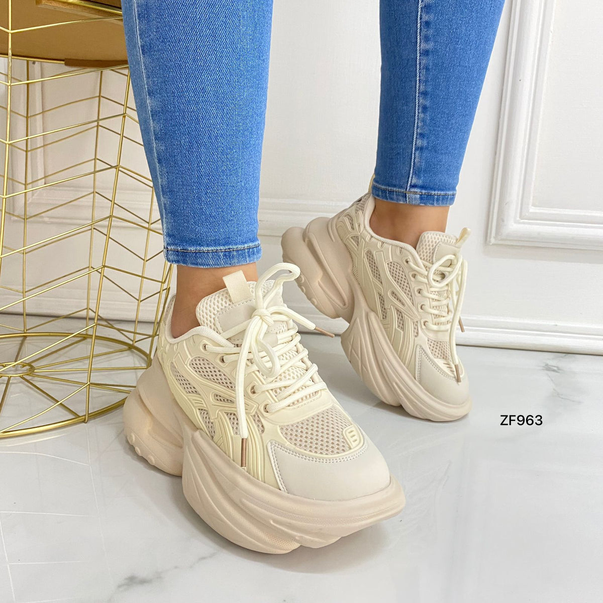 Tenis beige suela 6cm TEN001C C-1