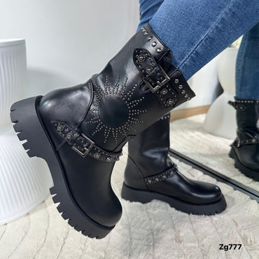 Botin negro apliques plomo correas suela 4cm IS14-073