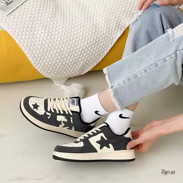 Tenis beige detalles gris suela 3cm 18-28-88 C-1