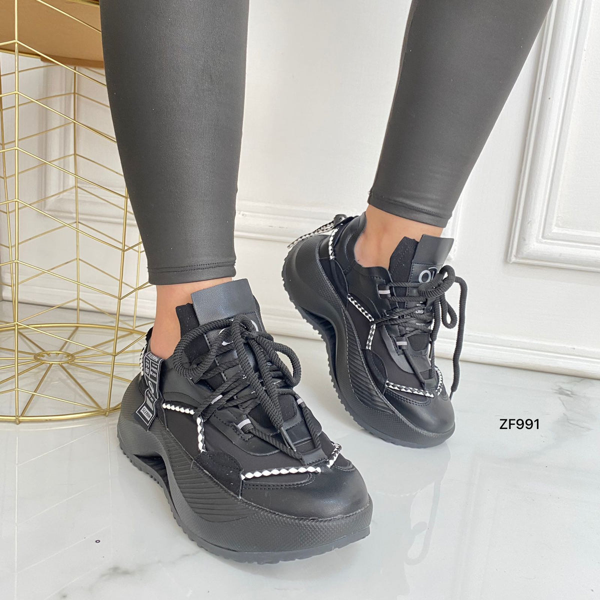Tenis negros suela 5cm TN11# C-1