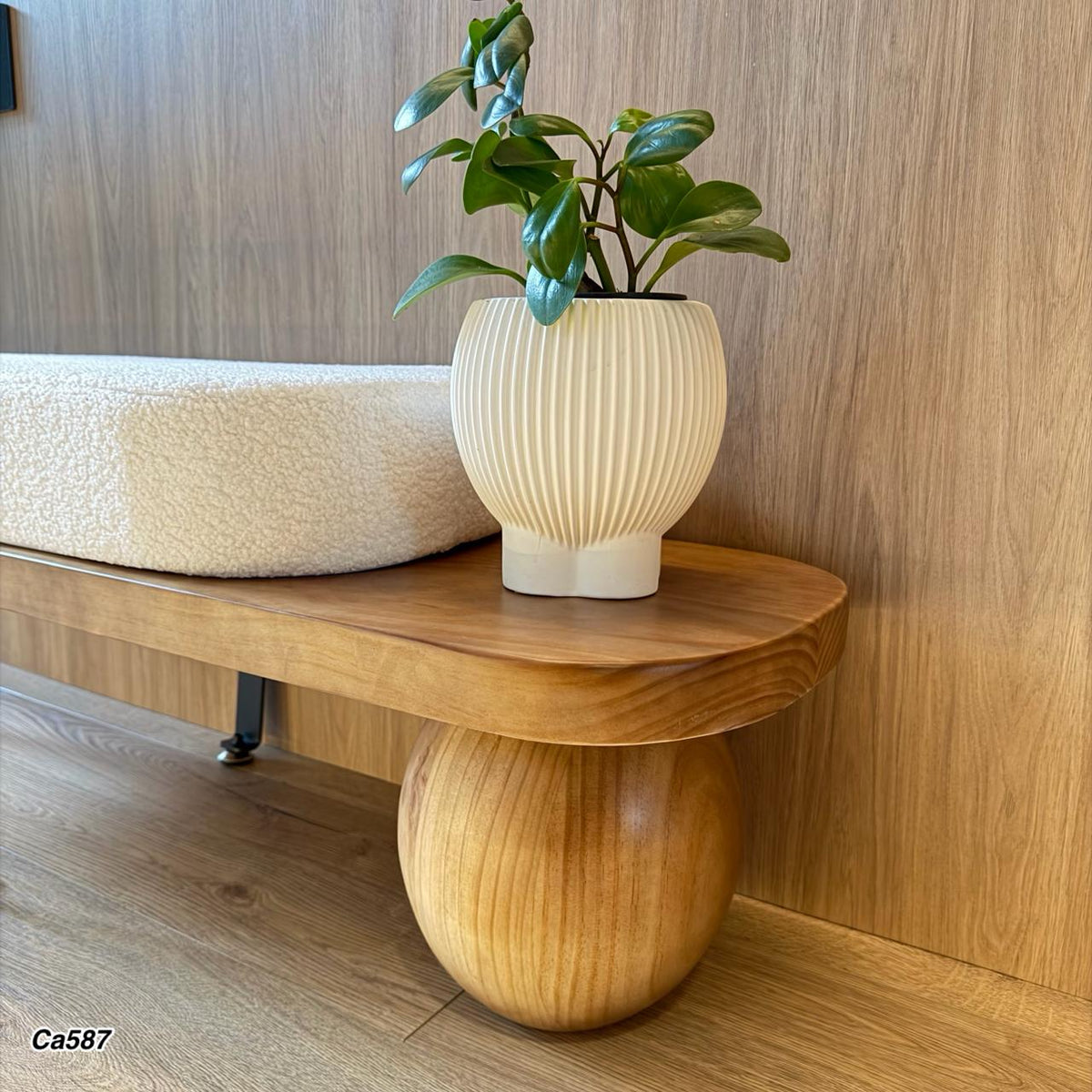 Banca color madera cojin blanco 120cm* 35cm* 45cm