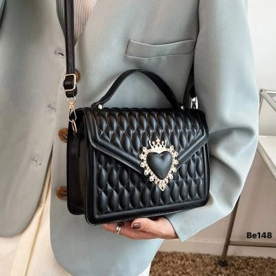 Bolso negro aplique dorado 23cm* 16cm 2012# C-B