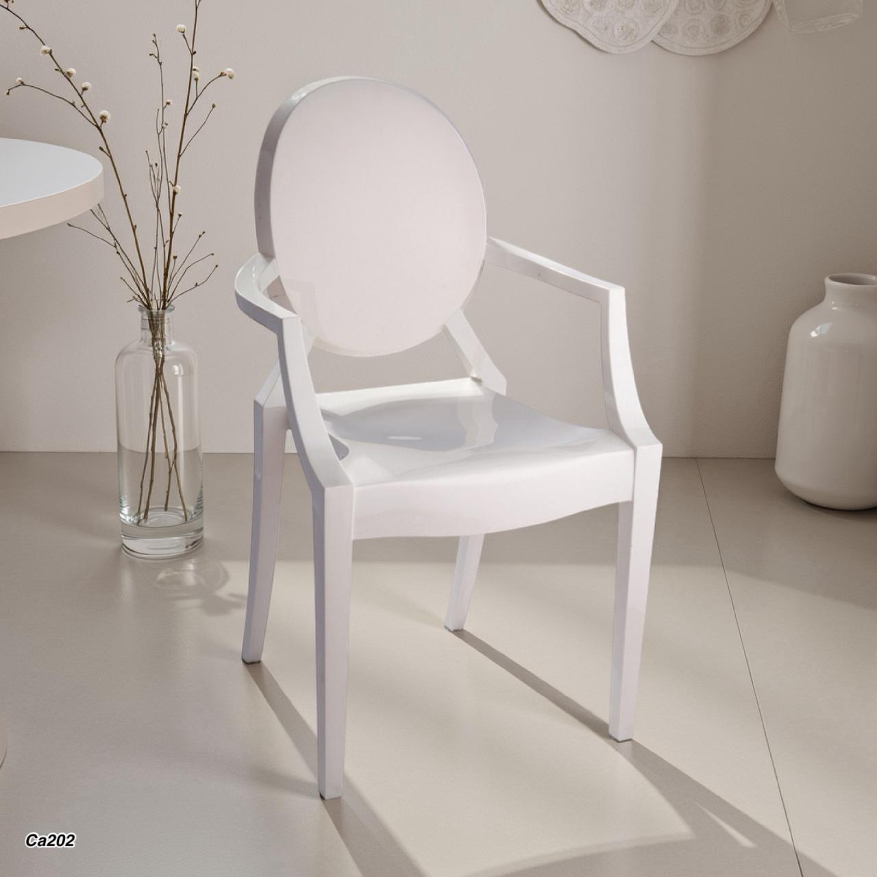 Silla blanca en plastico policarbonado 50cm* 49cm* 93cm* 47cm