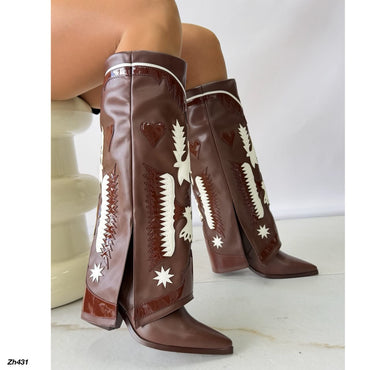 Bota texana cafe doblez detalles blanco tacon 8cm HX3198-C1300A