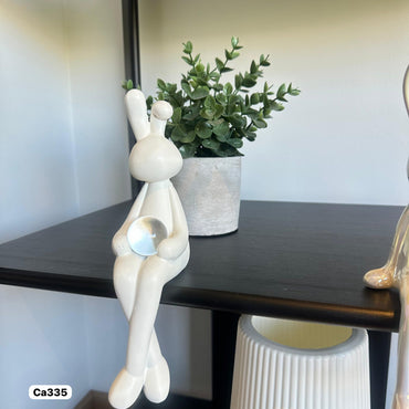 Articulo decorativo conejo blanco piernas cruzadas detalle bola cristal 5,3* 9,3* 19,8cm