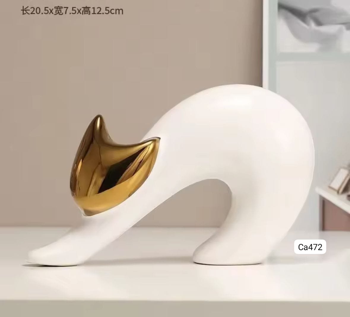 Articulo decorativo gato blanco detalle dorado 20cm* 7cm* 12cm