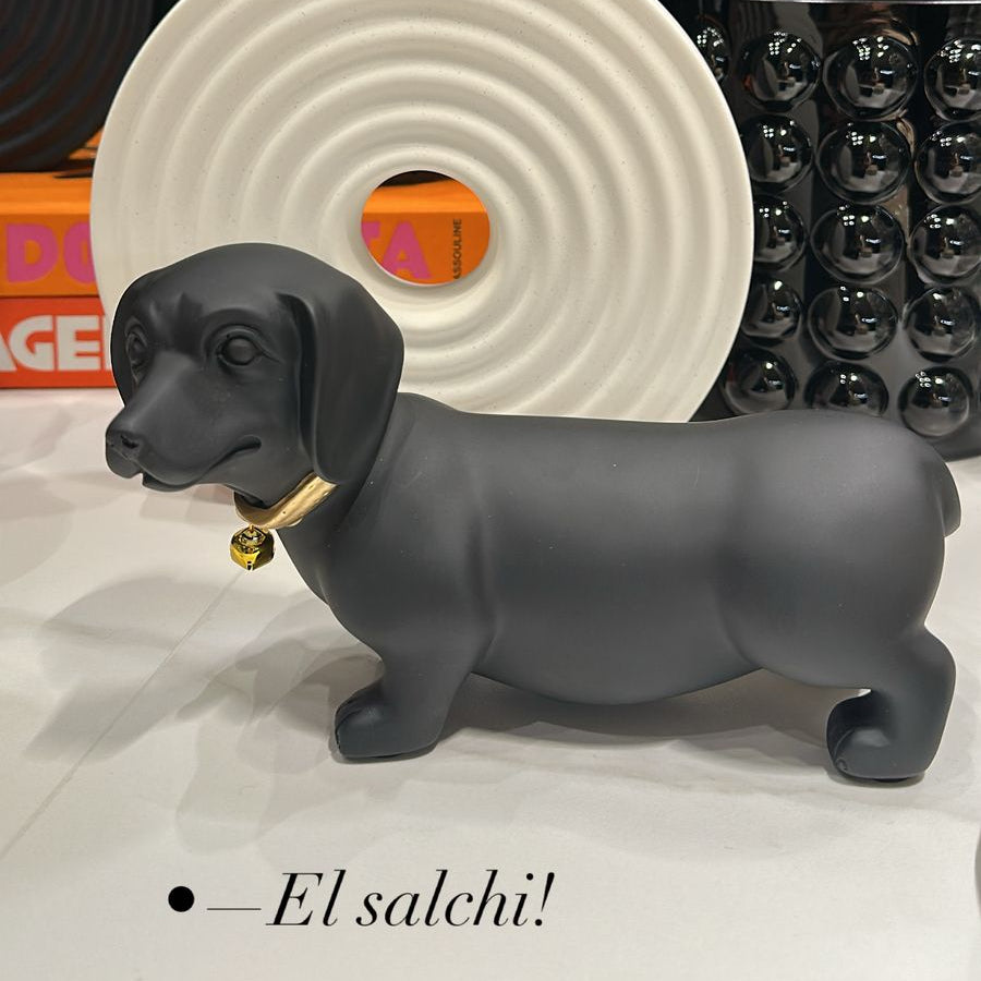 Articulo decorativo perro salchicha negro detalle dorado 22cm* 9cm* 13cm