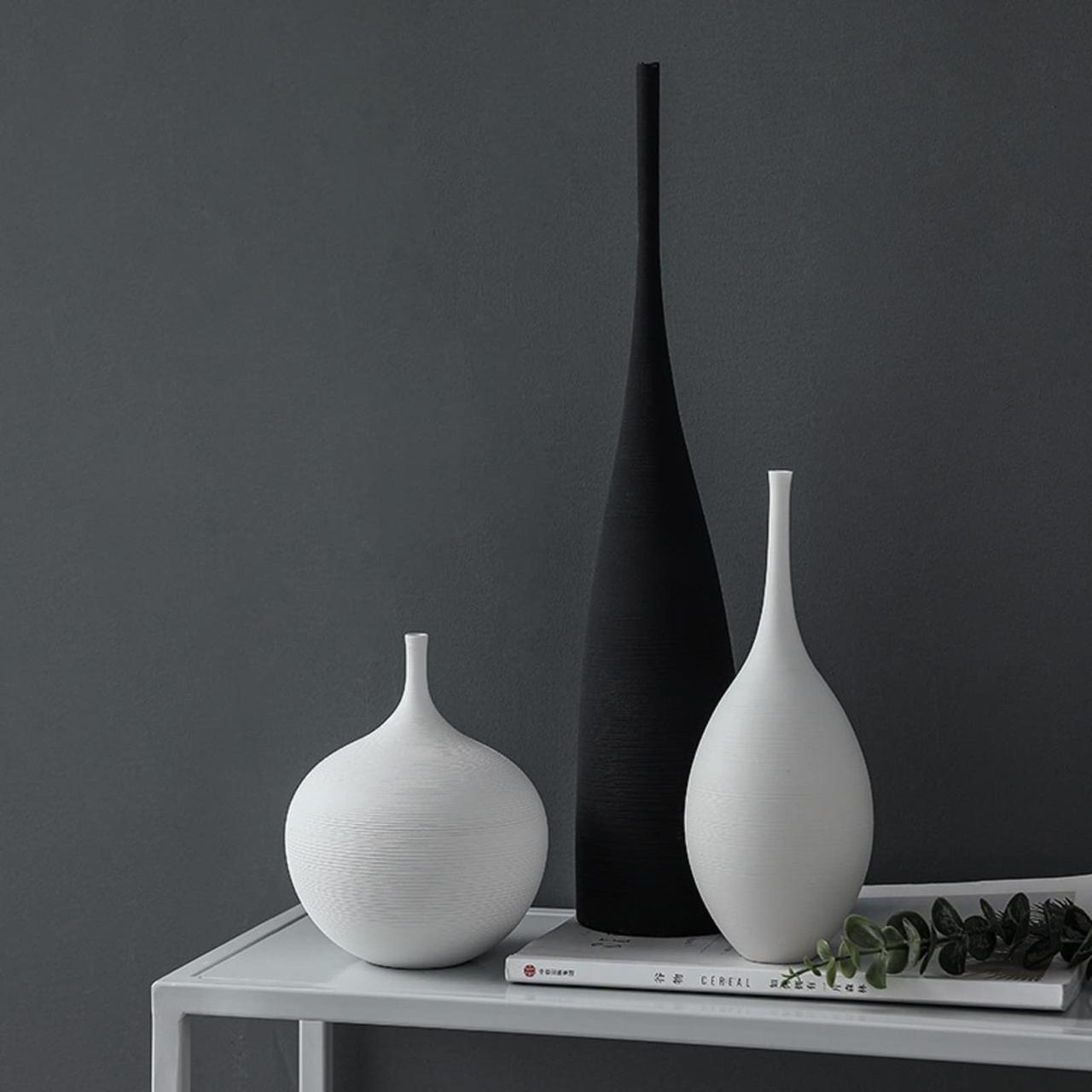 Jarron florero de ceramica negro forma conico alto 9cm* 9cm* 46cm