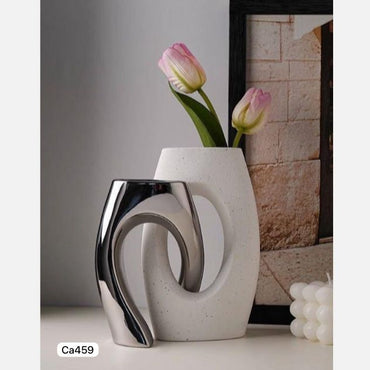 Set dos jarrones union blanco y plateado ceramica 13,5cm* 8cm* 21cm - 12cm* 11cm* 17cm