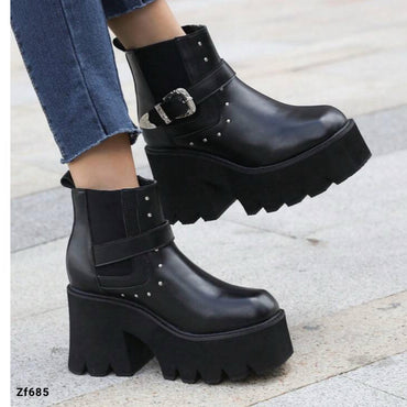 Botin negro apliques plateados plataforma 4cm tacon 8cm 6068-2 C-3