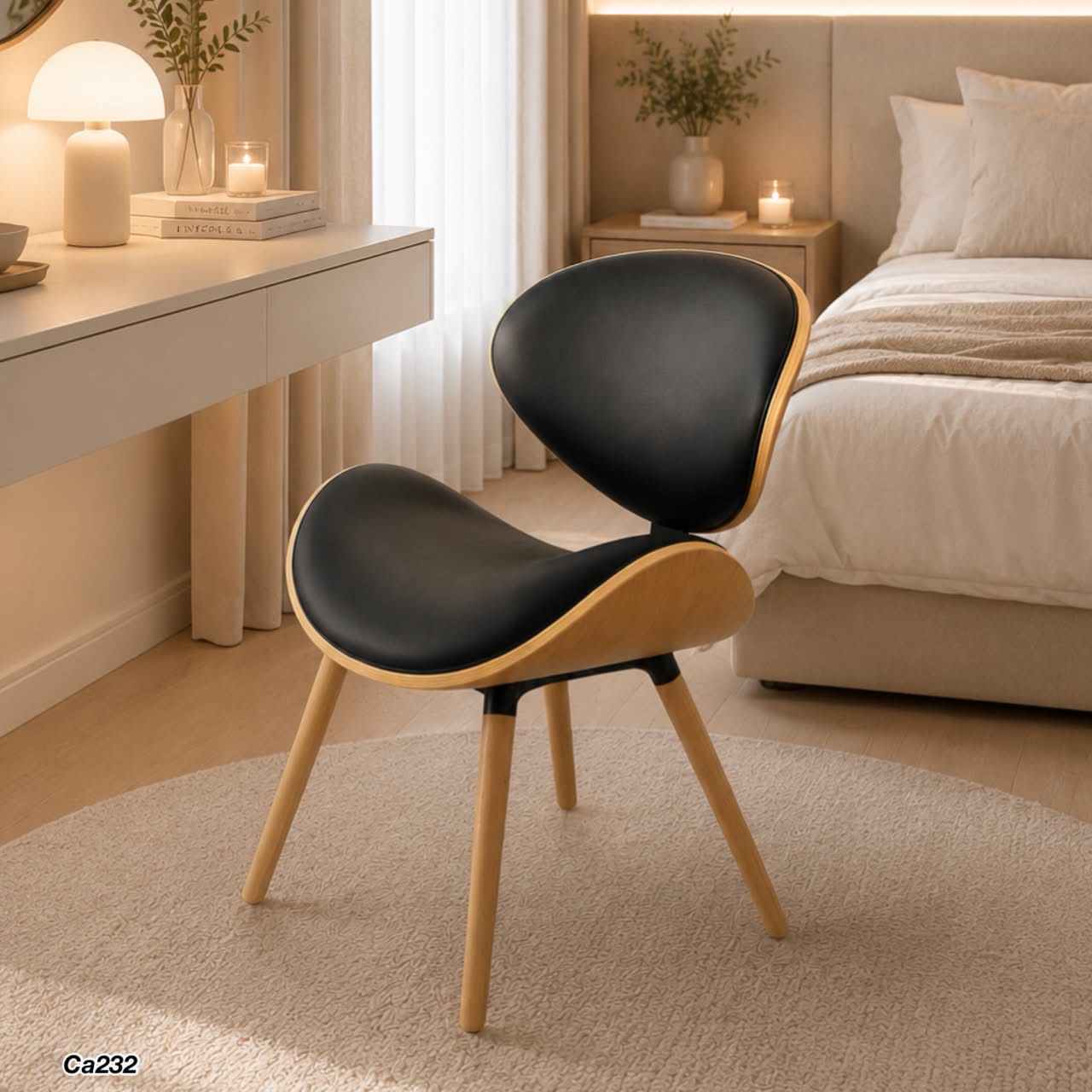 Silla base de madera y asiento negro en policuero  73.5cm* 50cm* 49cm
