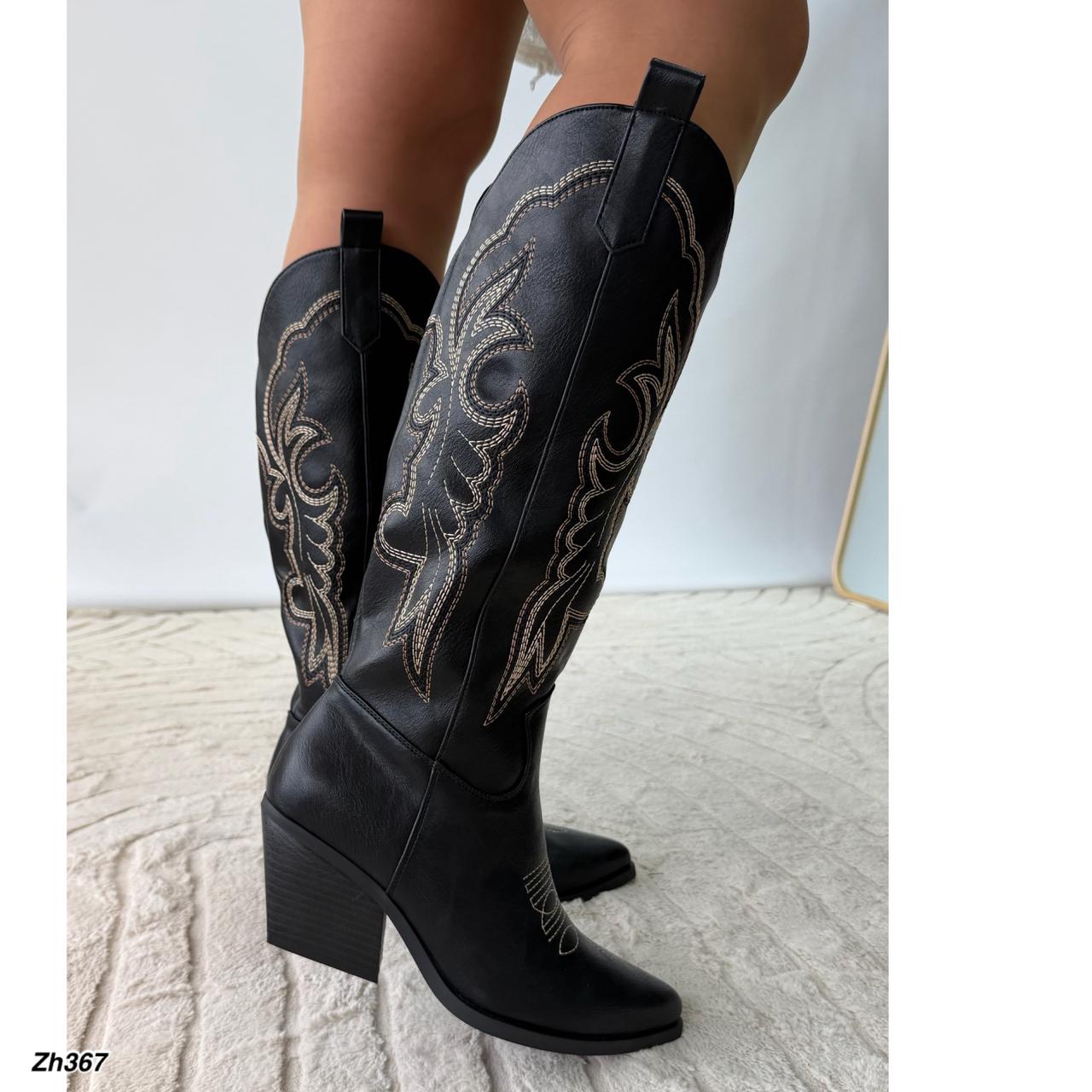 Bota texana negro detalles café tacon 7cm   J31  C-108