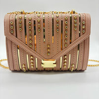 Bolso beige detalles apliques dorado  24cm* 9cm* 17cm   C- 23197