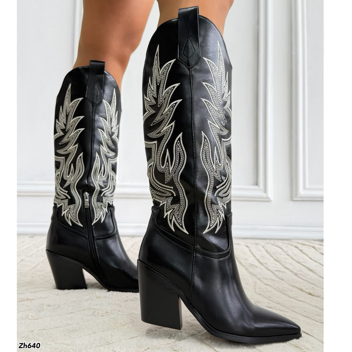 Bota texana negro detalles blanco tacon 9cm  HX3371-B0218