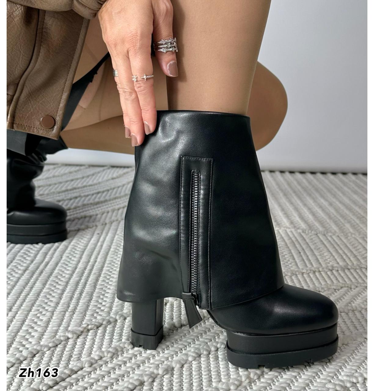 Botin negro doblez detalle cierre suela 3cm tacon 13cm  255-067