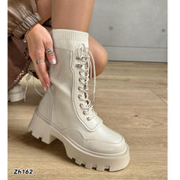 Bota beige detalle resorte suela 5cm  255-089