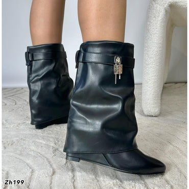 Botin negro doblez detalle plateado tacon corrido 8cm  2G9A-AX9218-26  C-71