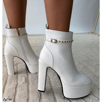 Botin blanco apliques dorado plataforma 5cm  tacon 13cm   IS14-079