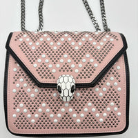 Bolso rosado apliques y cadena plomo  20cm* 7cm* 16cm   C- 23195