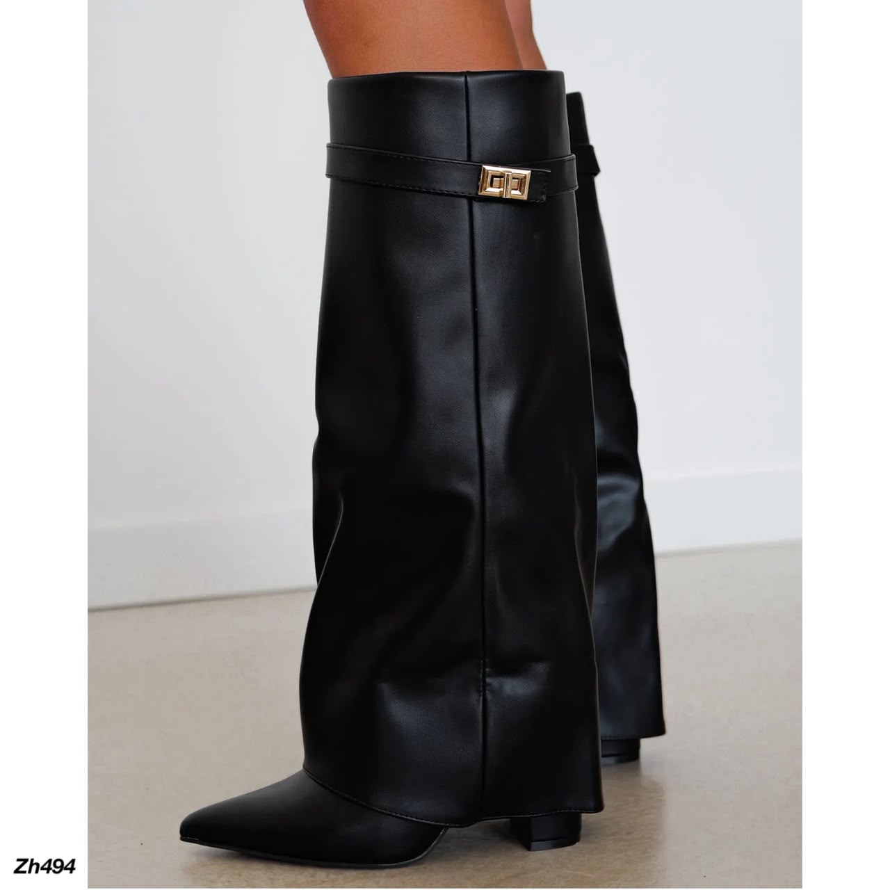 Bota caña alta negro doblez detalle dorado tacon 10cm  SM569  C-157