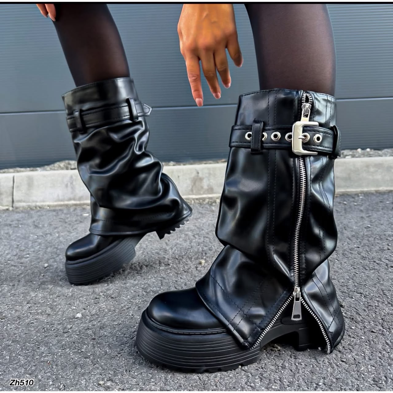 Bota negro doblez detalle correa y cierre plateado suela 6cm     AC9A-AX7296-01   C-162