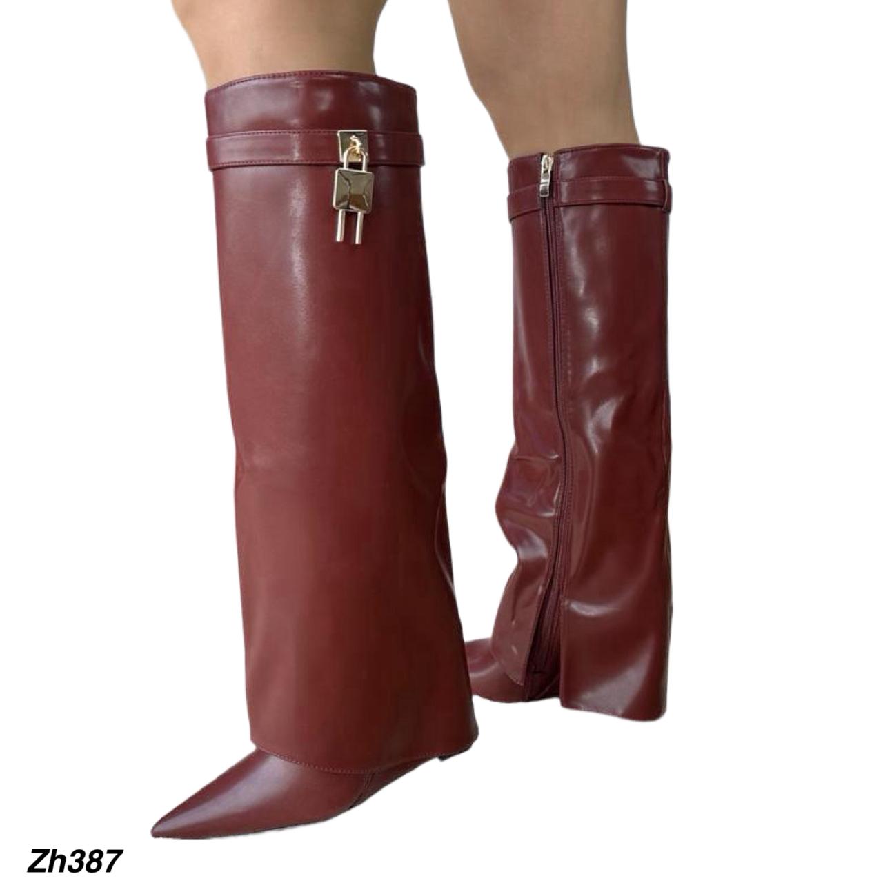 Bota caña alta vino tinto doblez detalle dorado tacon corrido 10cm   52166  C-132