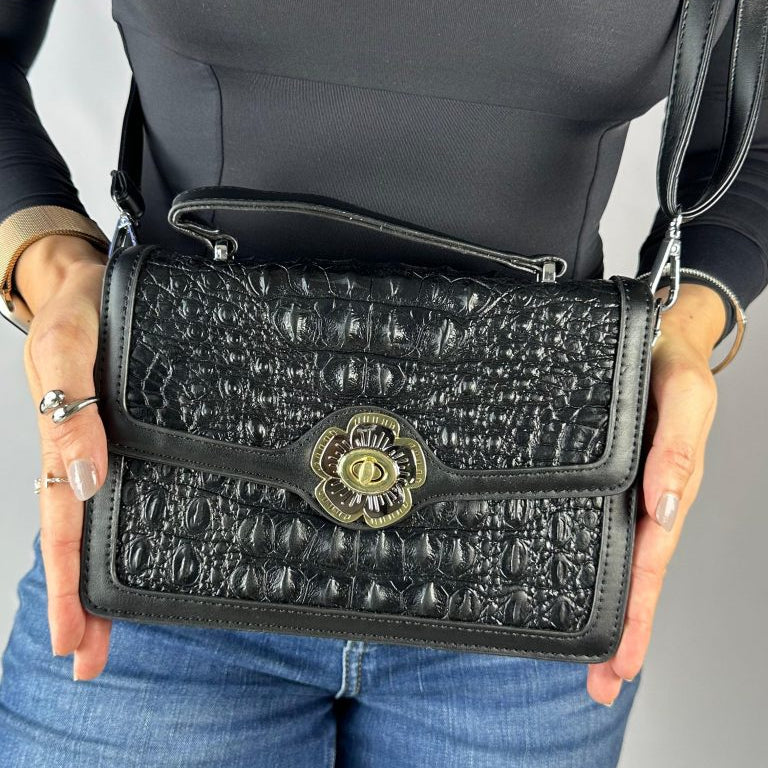 Bolso negro textura aplique dorado  22cm*  15cm    3301#  C-B