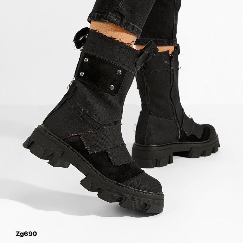 Bota negro detalle retazos aplique plateado suela 4cm  NC1263  C-77