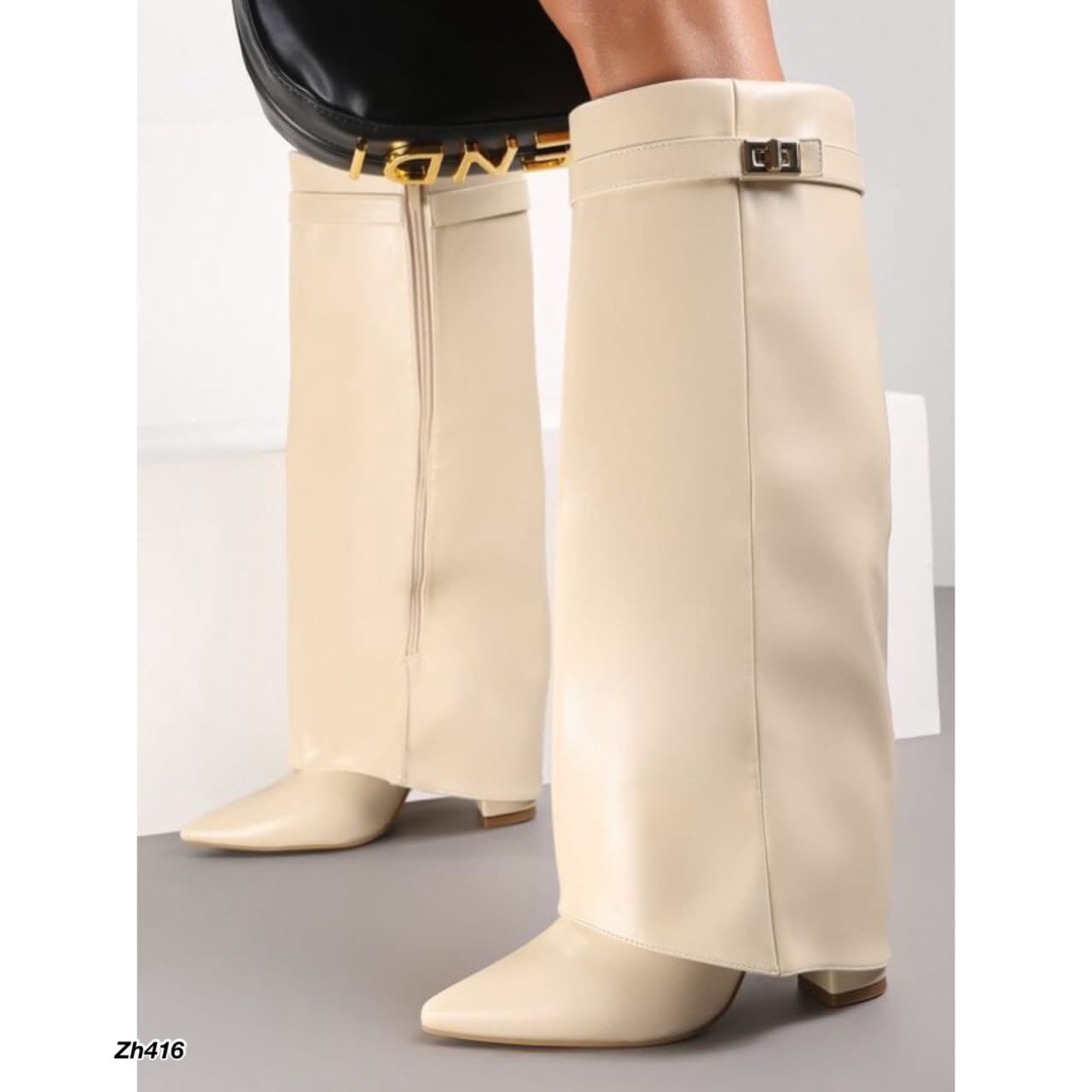 Bota caña alta beige doblez detalle dorado tacon 10cm  SM569  C-142