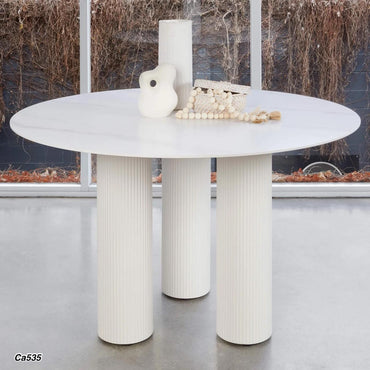 Mesa comedor blanco piedra sintetizada en 2 piezas base acanalada aluminio  92cm* 75cm