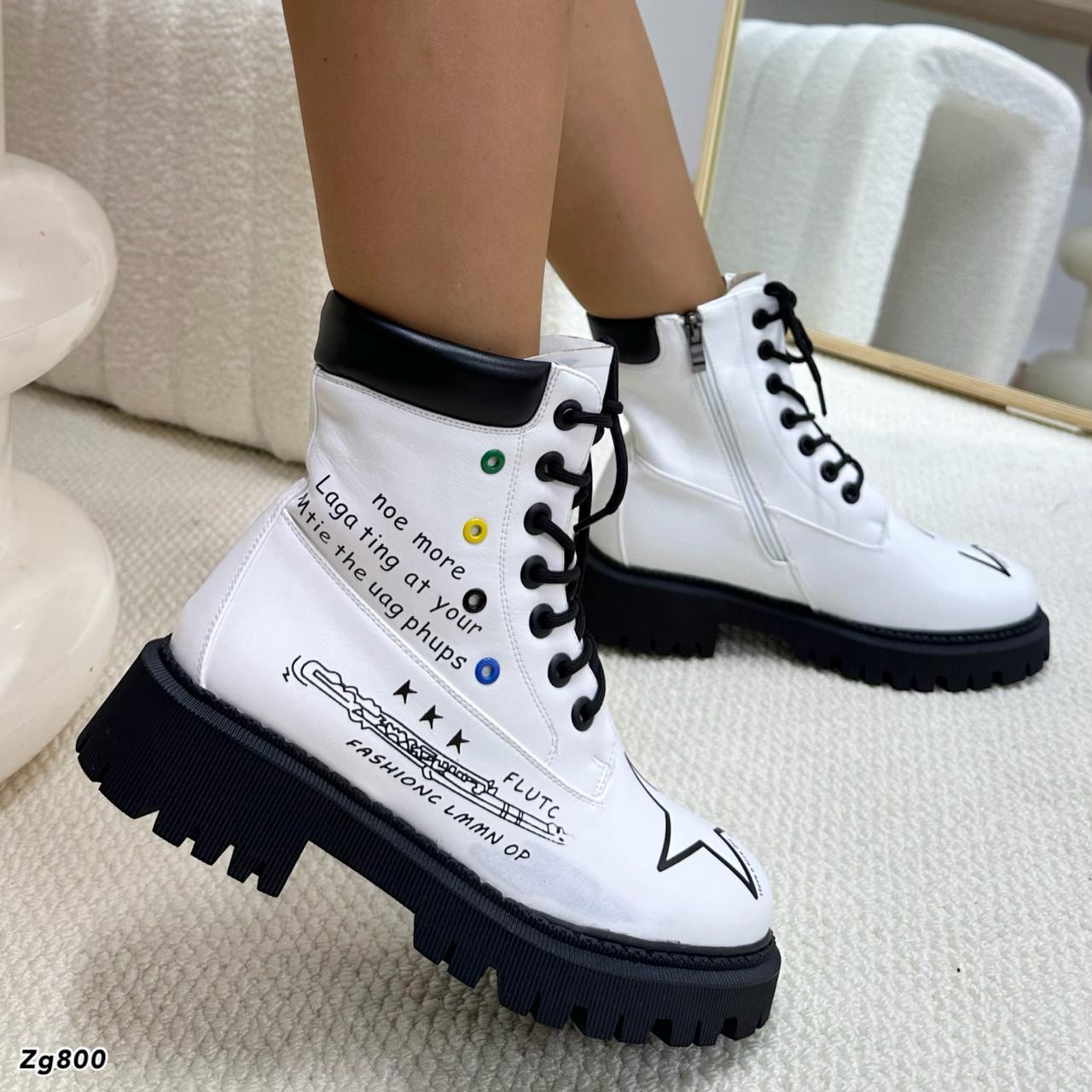 Botin blanco detalle letras negro suela 4cm  IS14-83