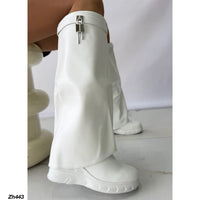 Bota caña alta blanco doblez detalle plateado tacon corrido 9cm  HX3090-C1481