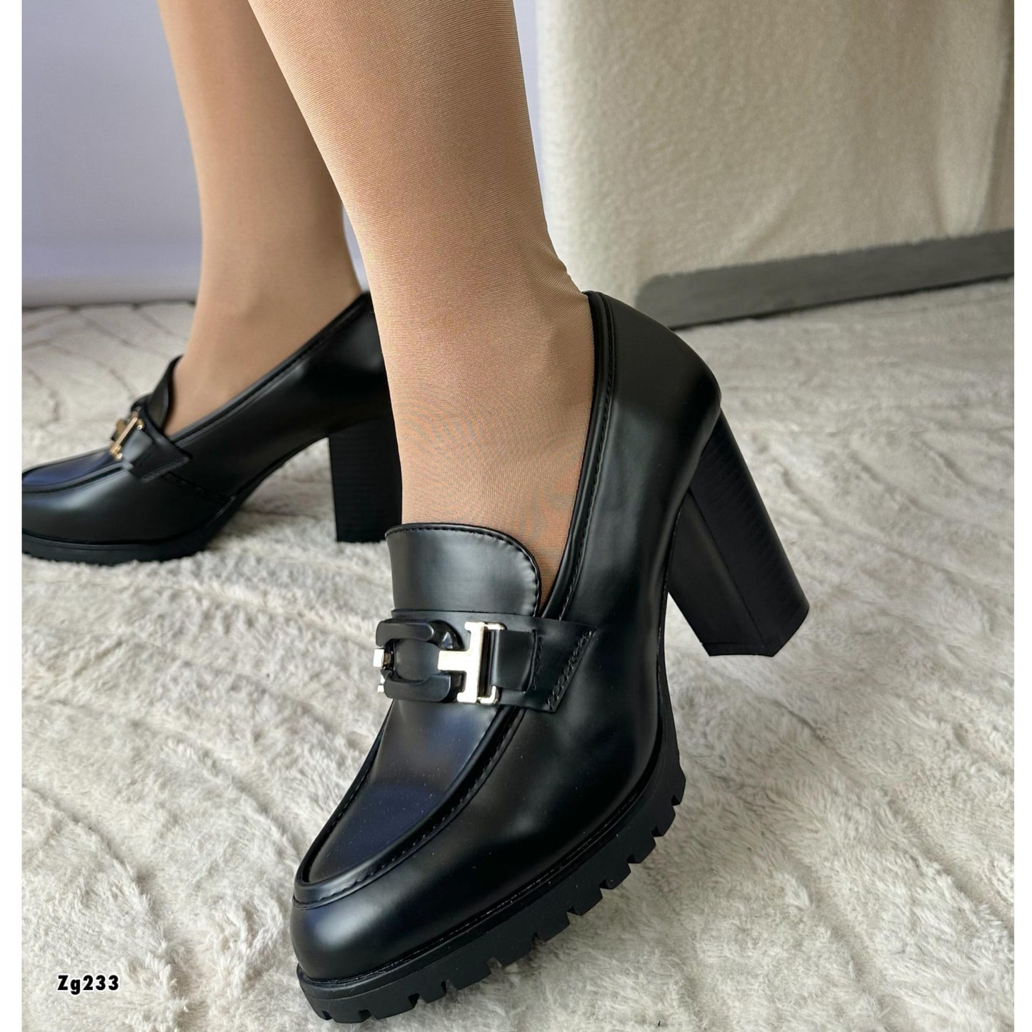 Zapato negro aplique dorado tacon 9cm   SA6202   C-3