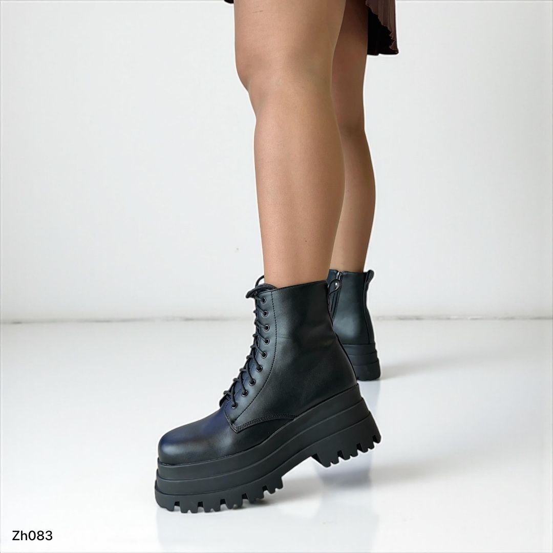 Botin negro plataforma 7cm  HX3112-B9536