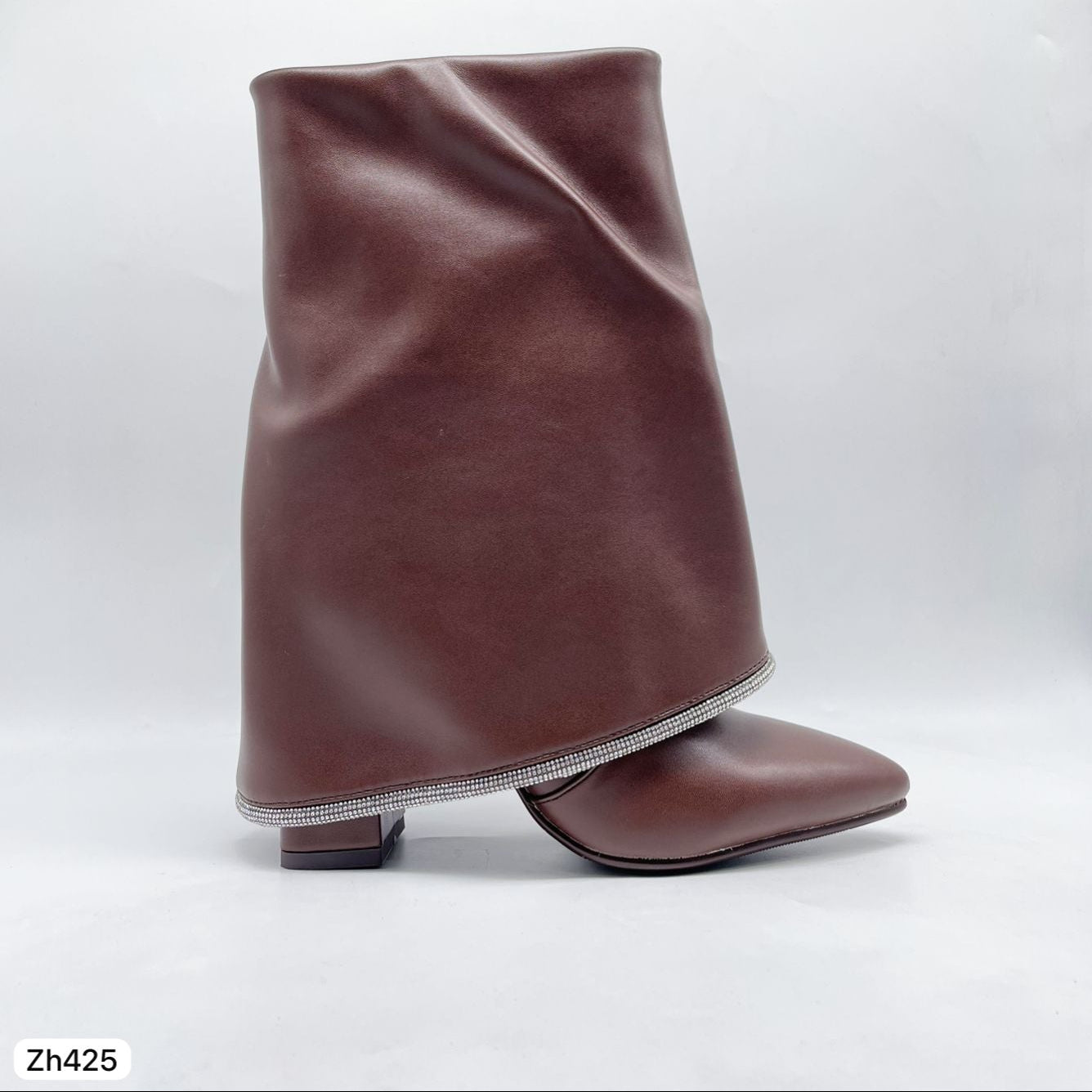 Botin café doblez apliques brillante borde tacon 10cm  HX3079-B0019