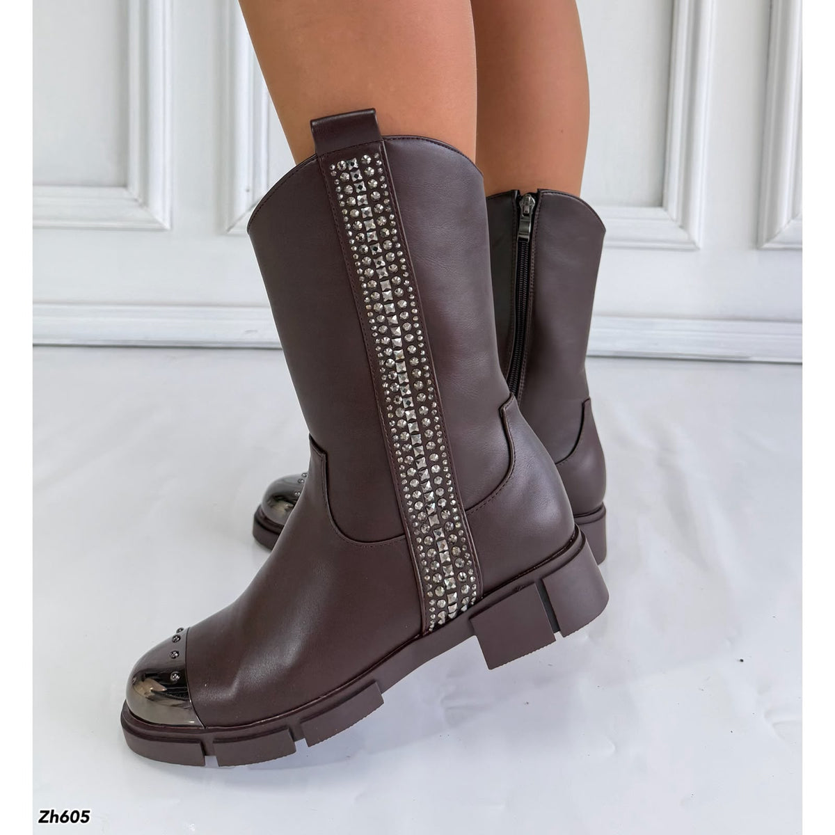 Botin café apliques plateado suela 4cm  HX3128-C1159