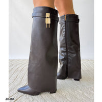 Bota caña alta cafe doblez detalle dorado tacon 11cm  K0010  C-152