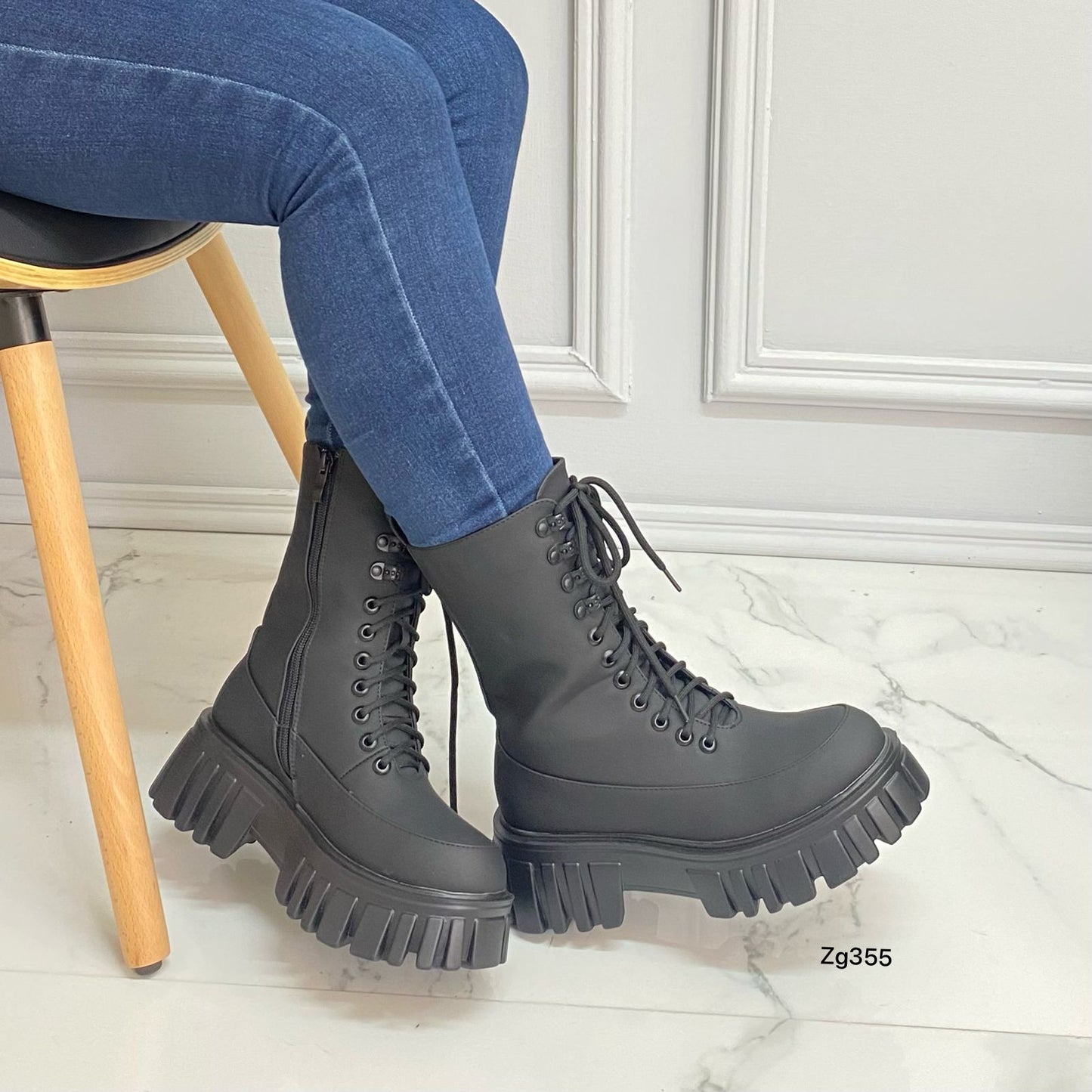 Bota negro suela 5cm LA-220 C-44