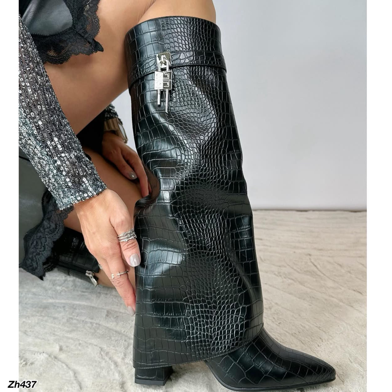 Bota caña alta negro textura doblez detalle plateado tacon 10cm  HX3079-B9527