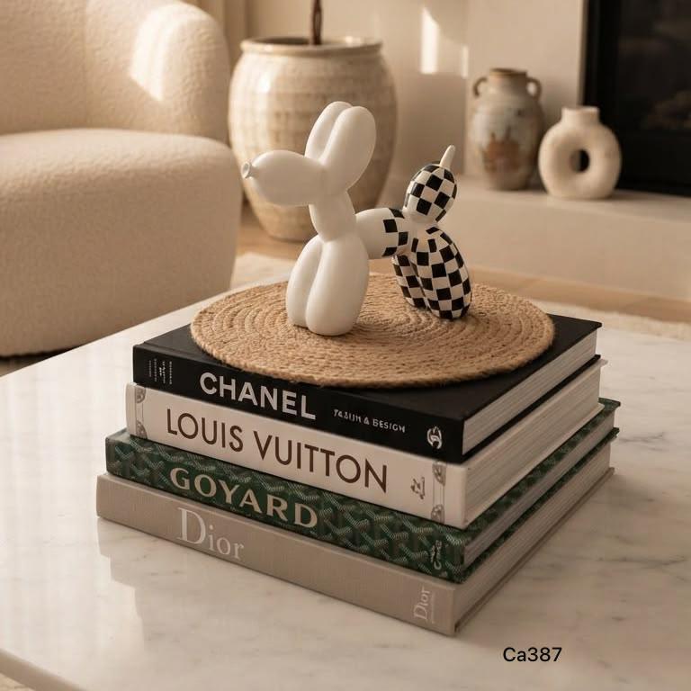 Articulo decorativo perro globo blanco cuadros negro  20cm* 9cm* 18cm