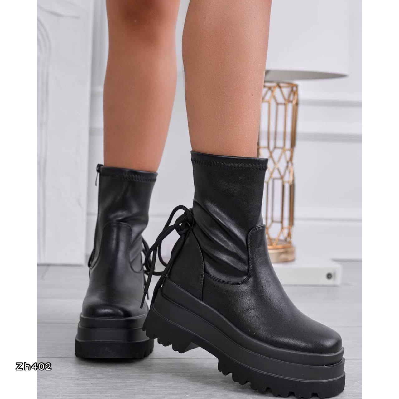 Botin negro detalle cordon plataforma 7cm  HX3112-B9942
